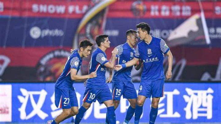 Analisis Taktik Dalian Yingbo FC vs Shanghai Shenhua: Dominasi Bola yang Gagal Mengontrol Laga