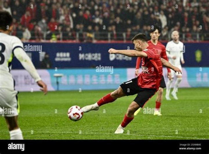 Analisis Taktik & Statistik Qingdao Red Lions vs Wuhan Three Towns di CFA Cup 2026: Mengapa Kontrol Lapangan Gagal Terbentuk